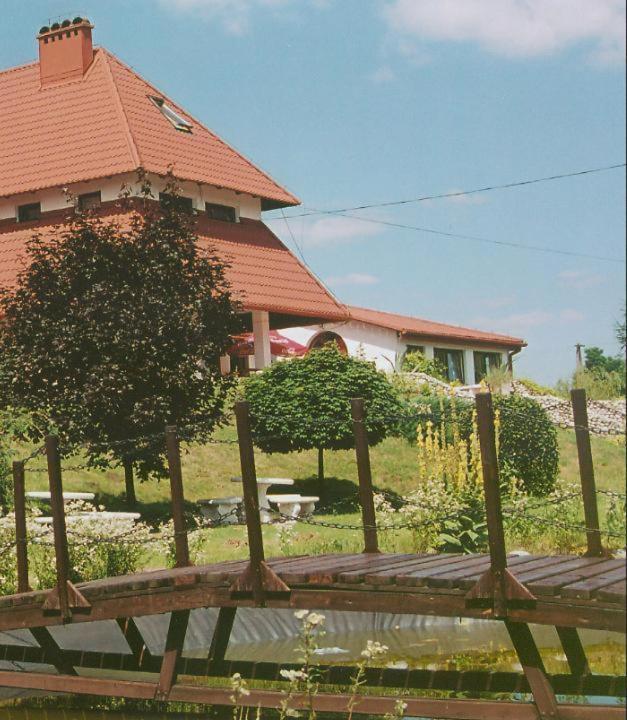 Zajazd Kosynier Wegrzce Exterior photo